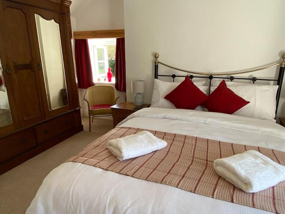 Scenic Welsh Cottage In The Brecon Beacons คริกเฮาเวลล์ ภายนอก รูปภาพ