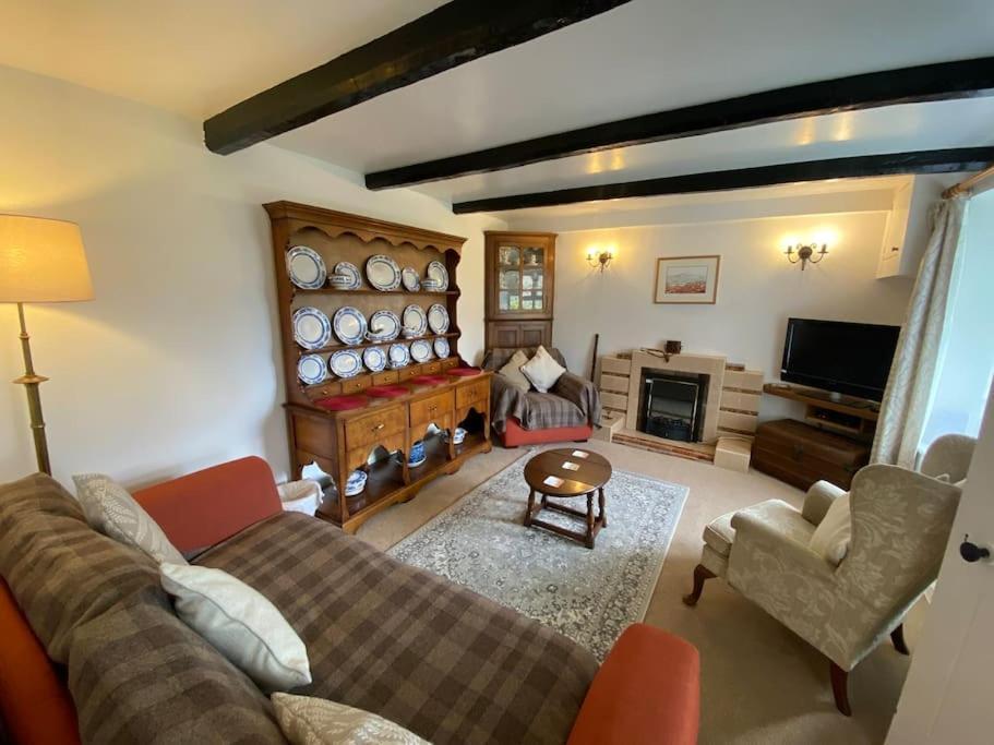 Scenic Welsh Cottage In The Brecon Beacons คริกเฮาเวลล์ ภายนอก รูปภาพ