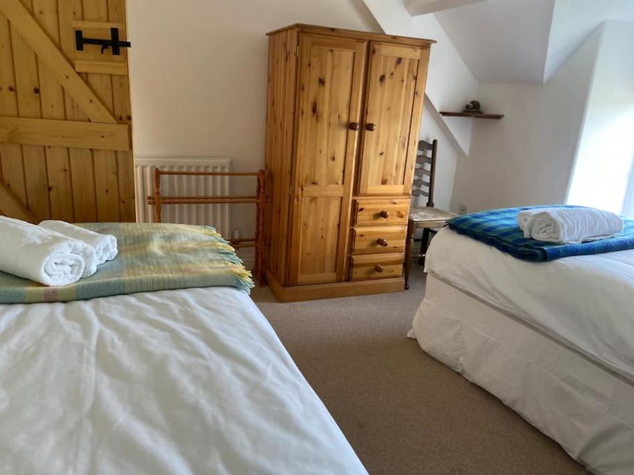 Scenic Welsh Cottage In The Brecon Beacons คริกเฮาเวลล์ ภายนอก รูปภาพ